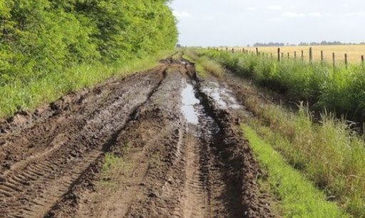 caminos rurales lluvia