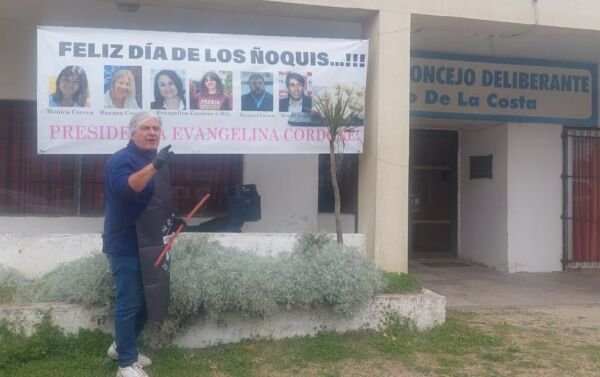 Santana cocinó ñoquis políticos en el HCD de La Costa 3 image 2 1