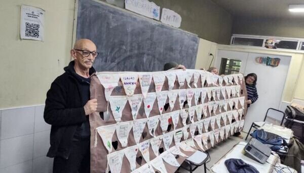 escuela 2 bordando memoria